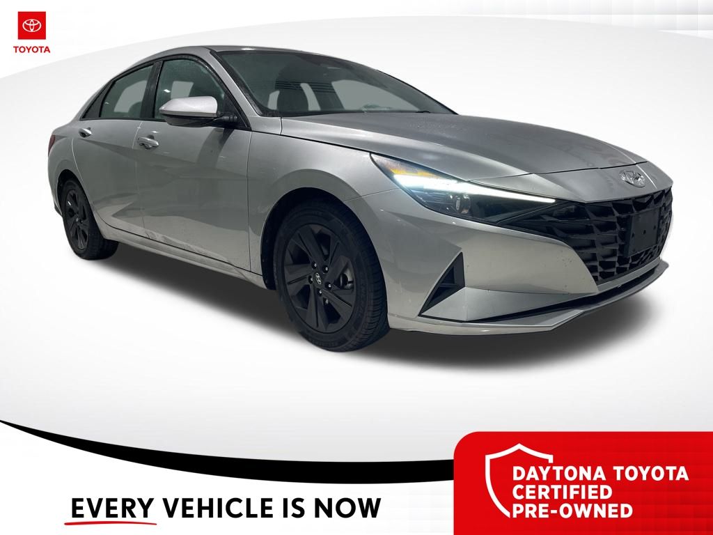 2021 Hyundai Elantra SEL's photo