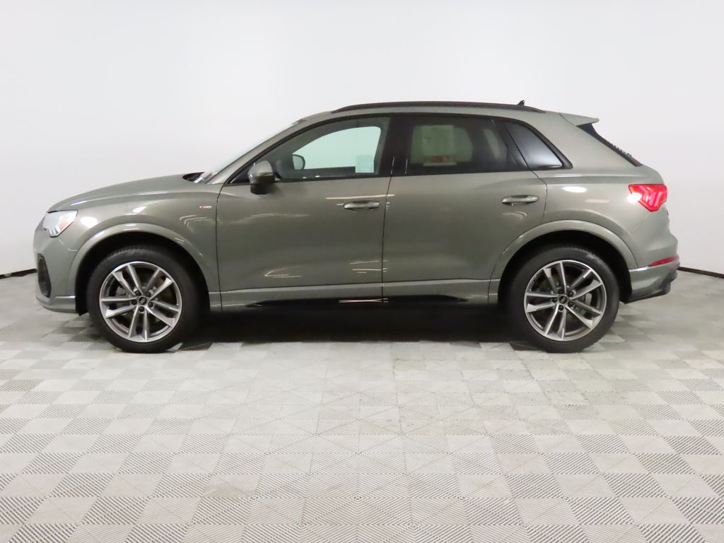 Thumbnail: 2025 Audi Q3 - 2