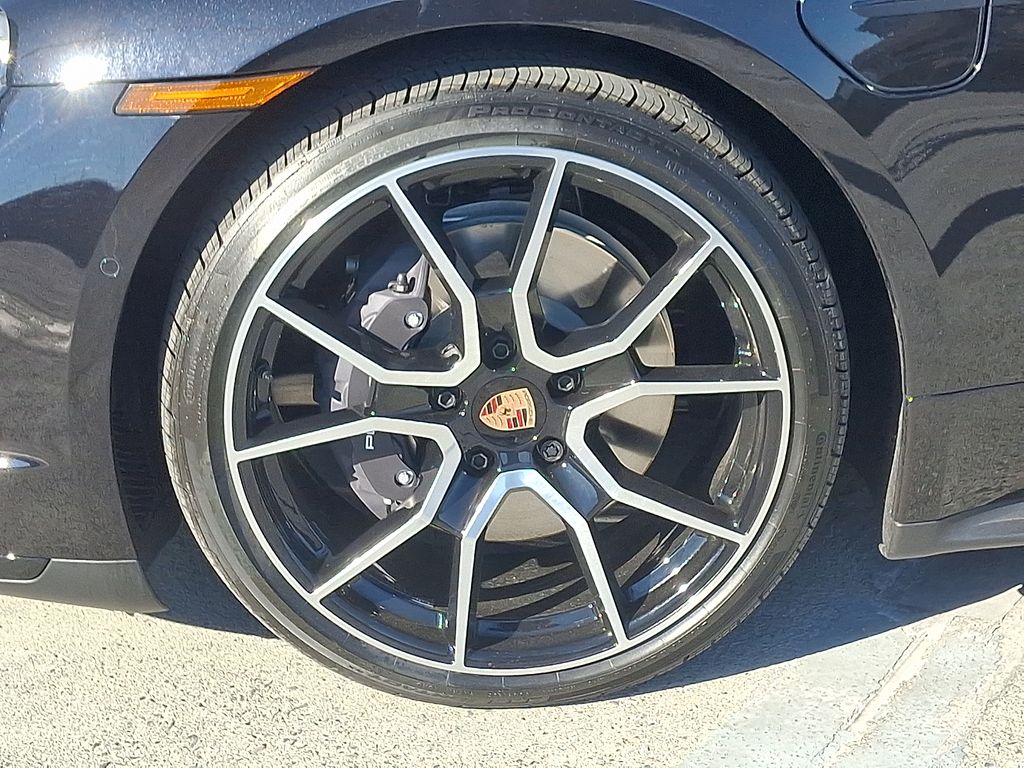 Thumbnail: 2026 Porsche Taycan - 10