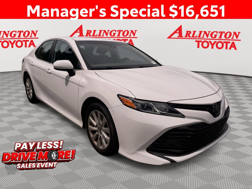 Super White 2019 Toyota Camry Sedan Front-Wheel Drive 8-Speed Automatic