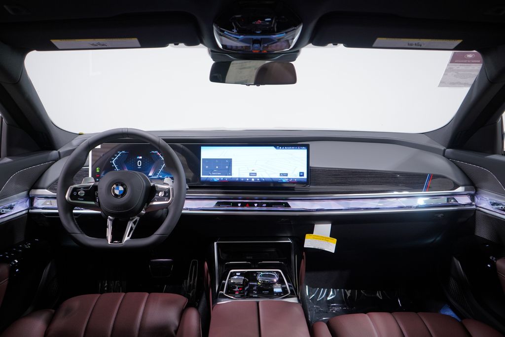 Thumbnail: 2026 BMW 7 Series - 10