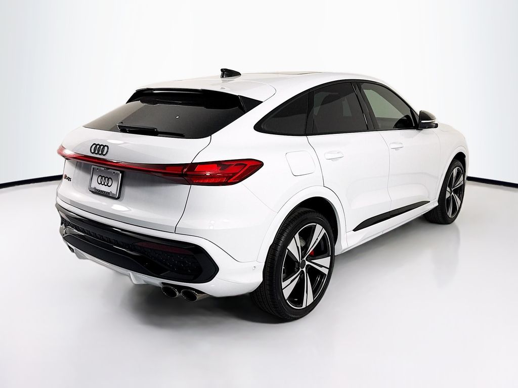 Thumbnail: 2026 Audi SQ5 - 5