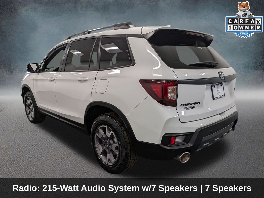 View vehicle photo 7