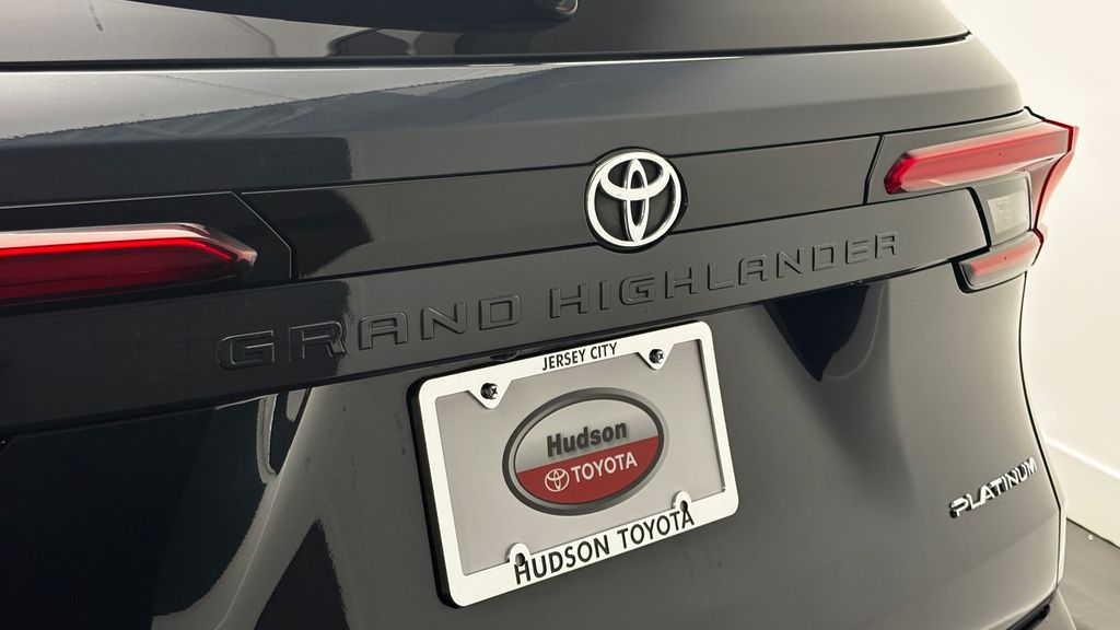 Thumbnail: 2024 Toyota Grand Highlander - 6