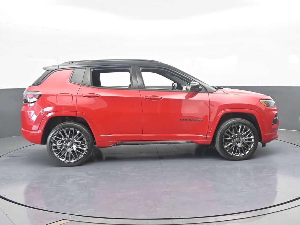 Used 2023 Redline Pearlcoat Jeep High Altitude image 7