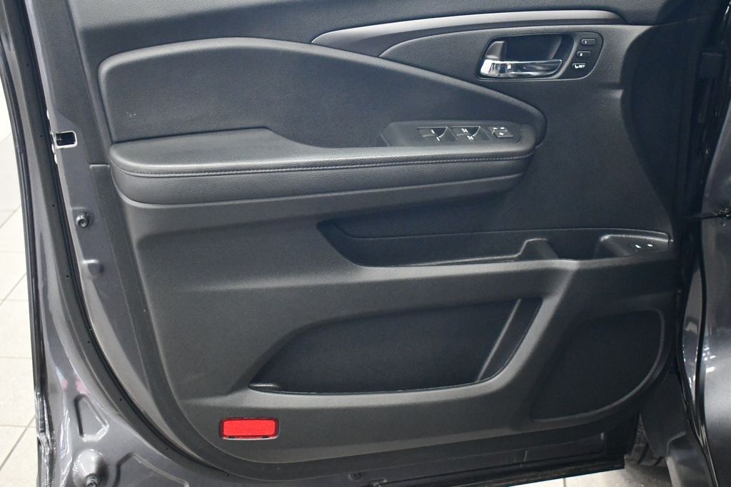 Thumbnail: 2022 Honda Pilot - 16