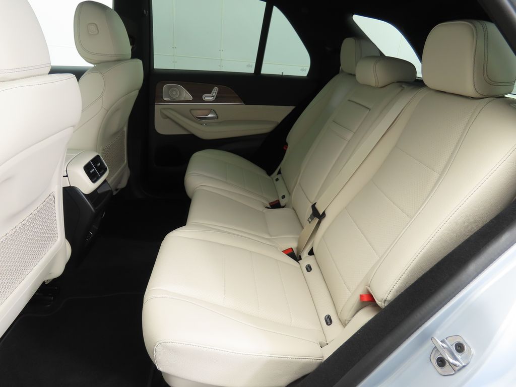 Thumbnail: 2026 Mercedes-Benz GLE - 21