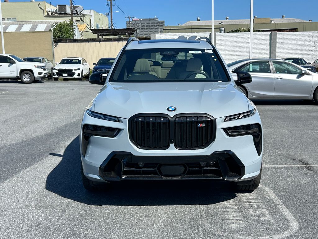 Thumbnail: 2027 BMW X7 - 8