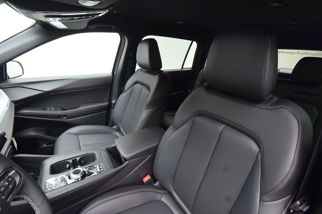 new 2026 Jeep Cherokee car, priced at $43,585