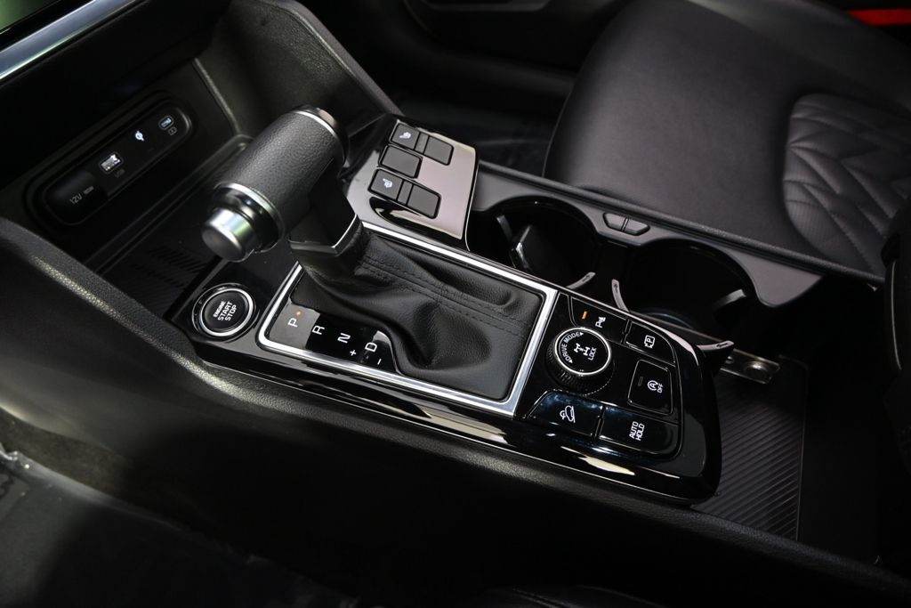 Used 2024 White Kia X-Line image 31