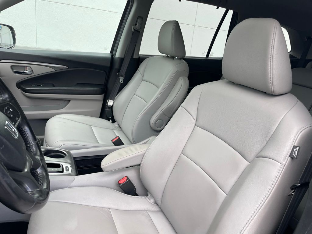 Thumbnail: 2019 Honda Pilot - 26
