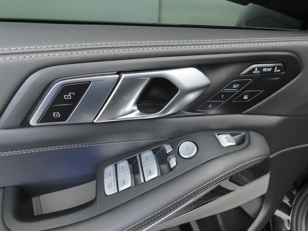 Thumbnail: 2025 BMW X7 - 24