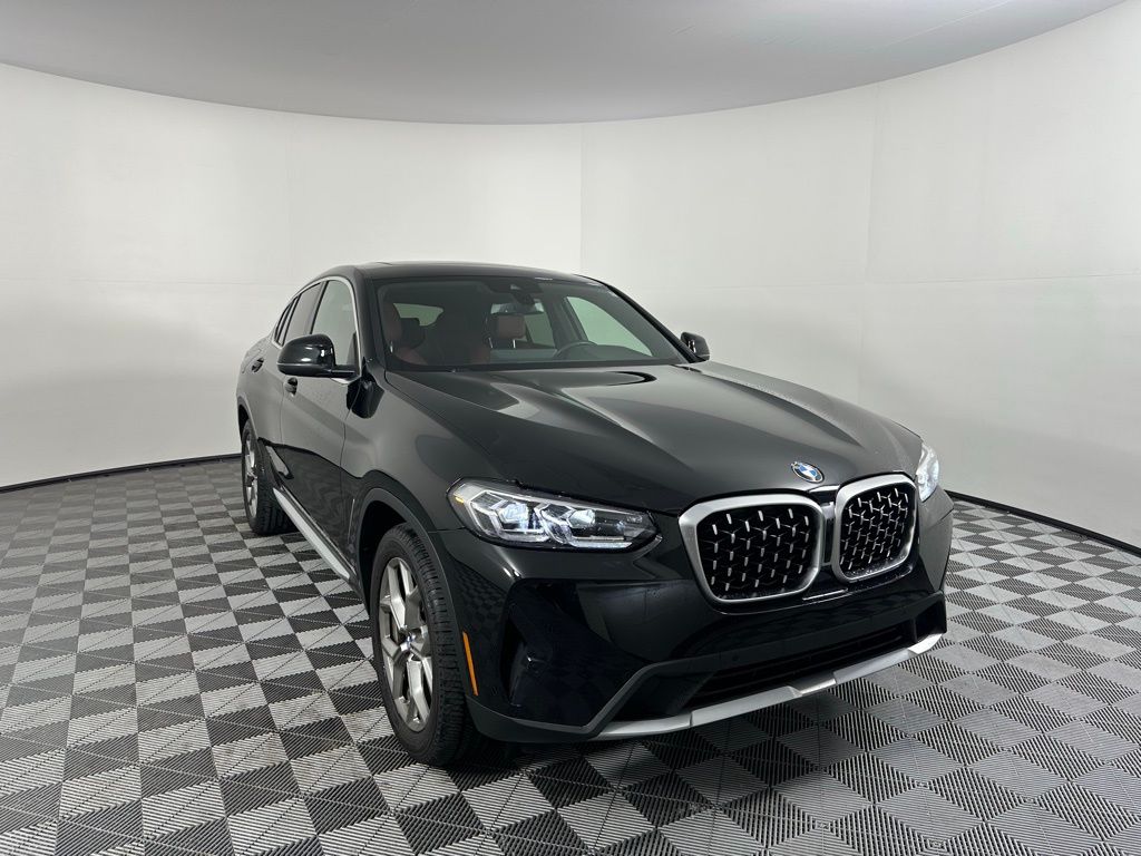 Thumbnail: 2023 BMW X4 - 3