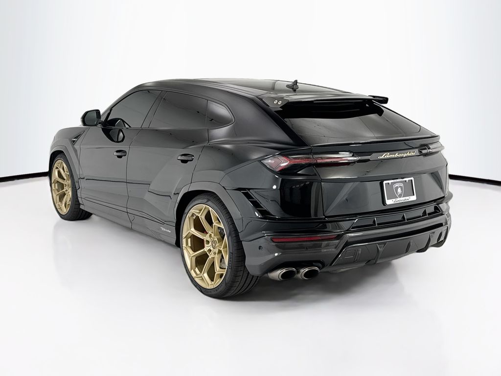 Thumbnail: 2023 Lamborghini Urus - 7