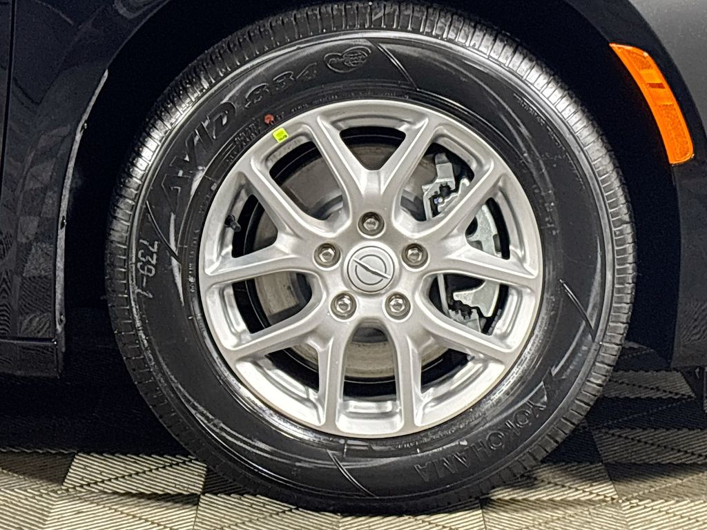 2026 Chrysler Voyager LX