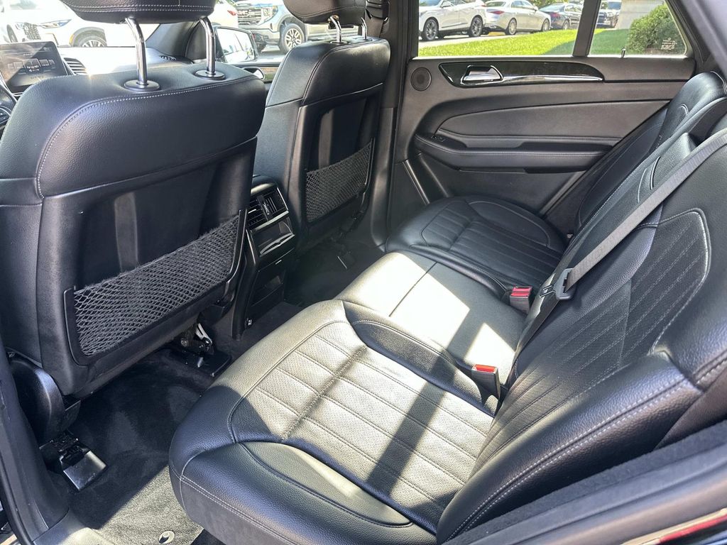 Thumbnail: 2017 Mercedes-Benz GLE - 31