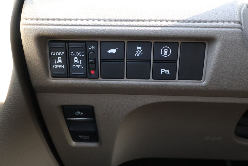 Thumbnail: 2022 Honda Odyssey - 31