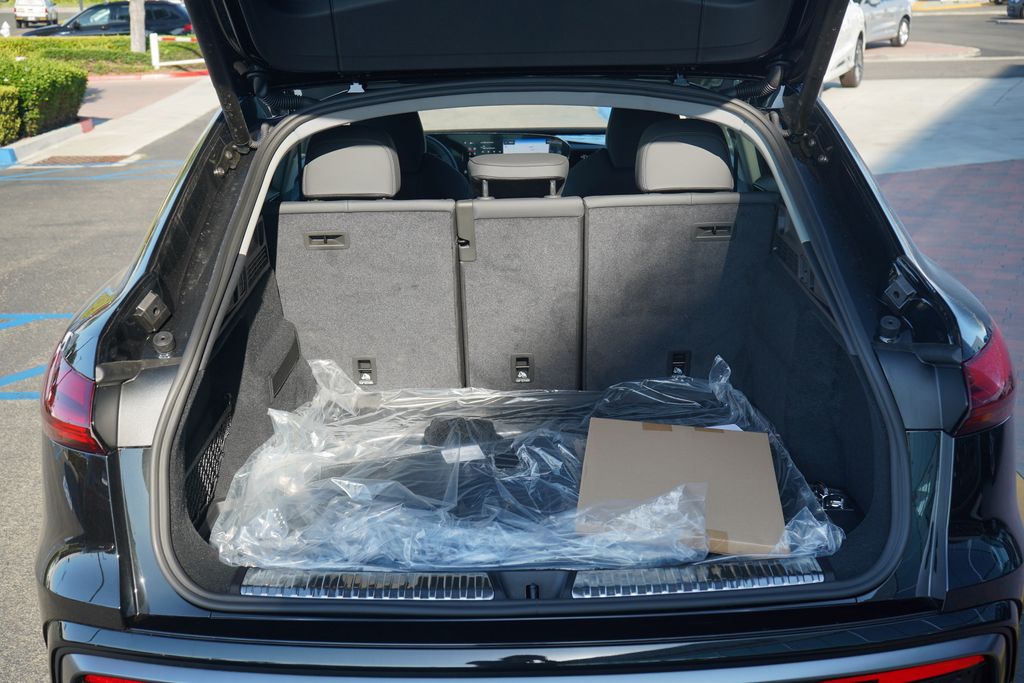 Thumbnail: 2025 Audi Q5 - 12