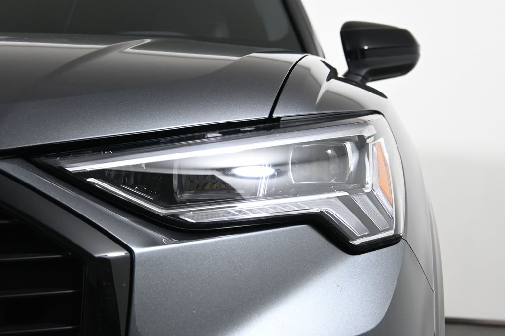 Thumbnail: 2025 Audi Q3 - 10