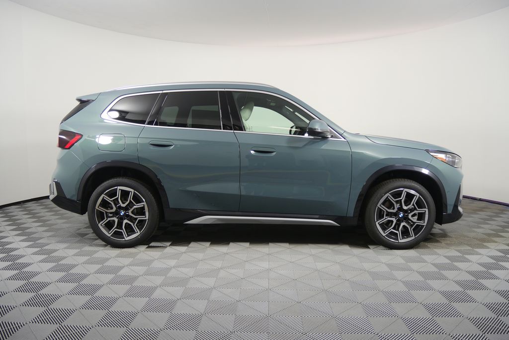 Thumbnail: 2026 BMW X1 - 2