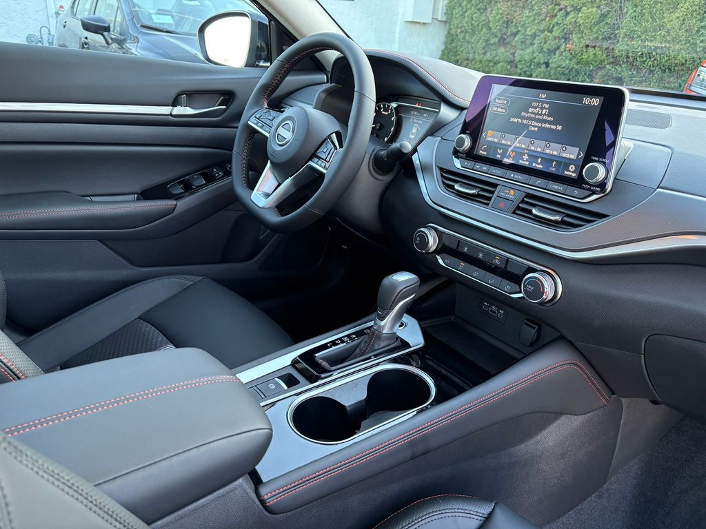 2025 Nissan Altima 2.5 SR