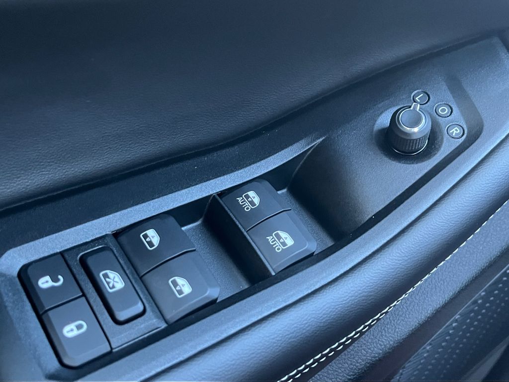 New Car 2025 Jeep Grand Cherokee L  Laredo For Sale Under $90,000 In Austin, Texas