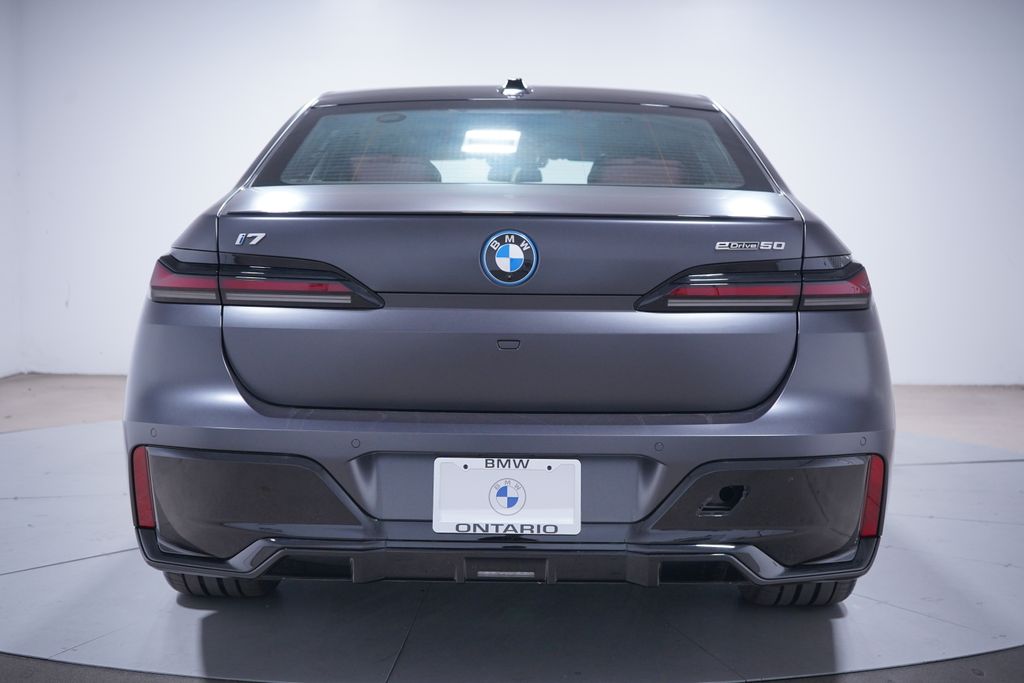 Thumbnail: 2026 BMW i7 - 5