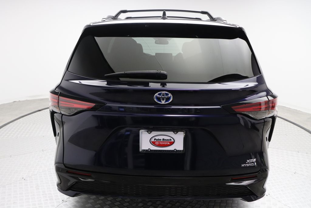 2022 Toyota Sienna XSE 10