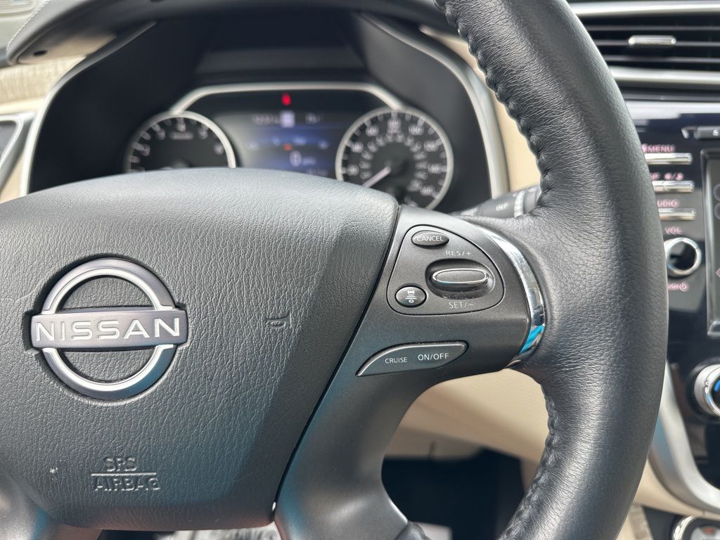 2023 Pearl White Tricoat Nissan Murano SL FWD SUV
