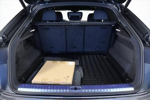 Thumbnail: 2026 Audi Q8 - 8