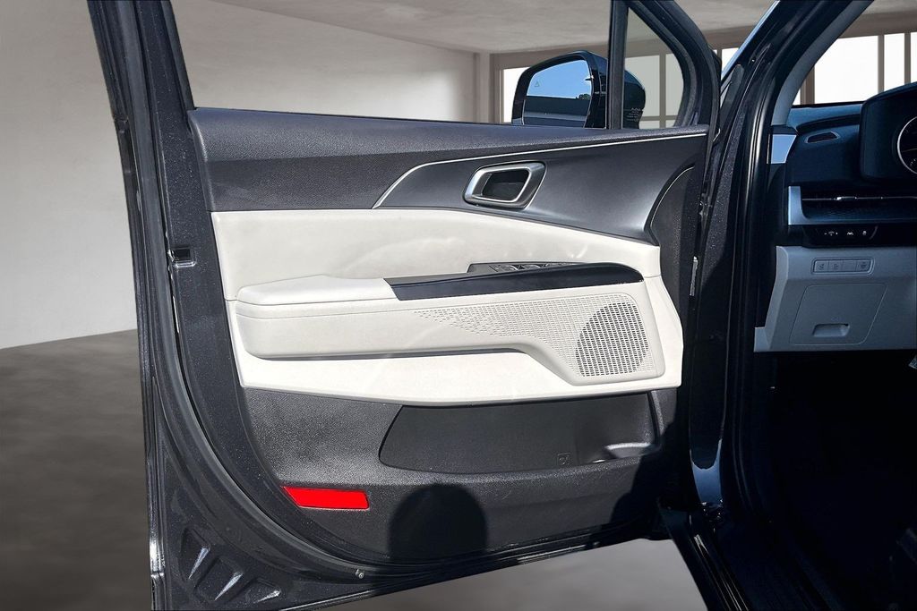 Used 2024 Kia Carnival Van
