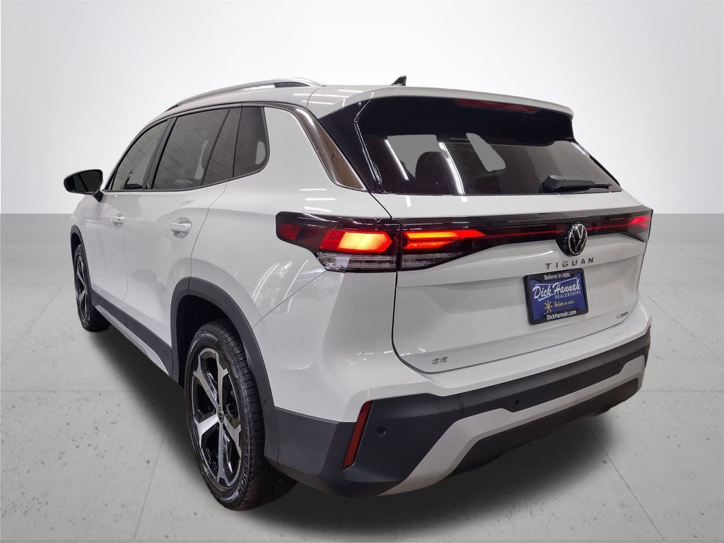 2025 Volkswagen Tiguan 2.0T SE