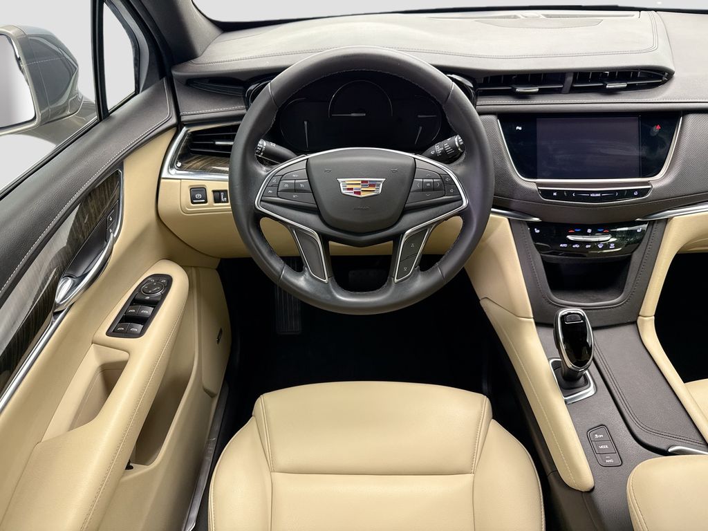 Thumbnail: 2018 Cadillac XT5 - 10