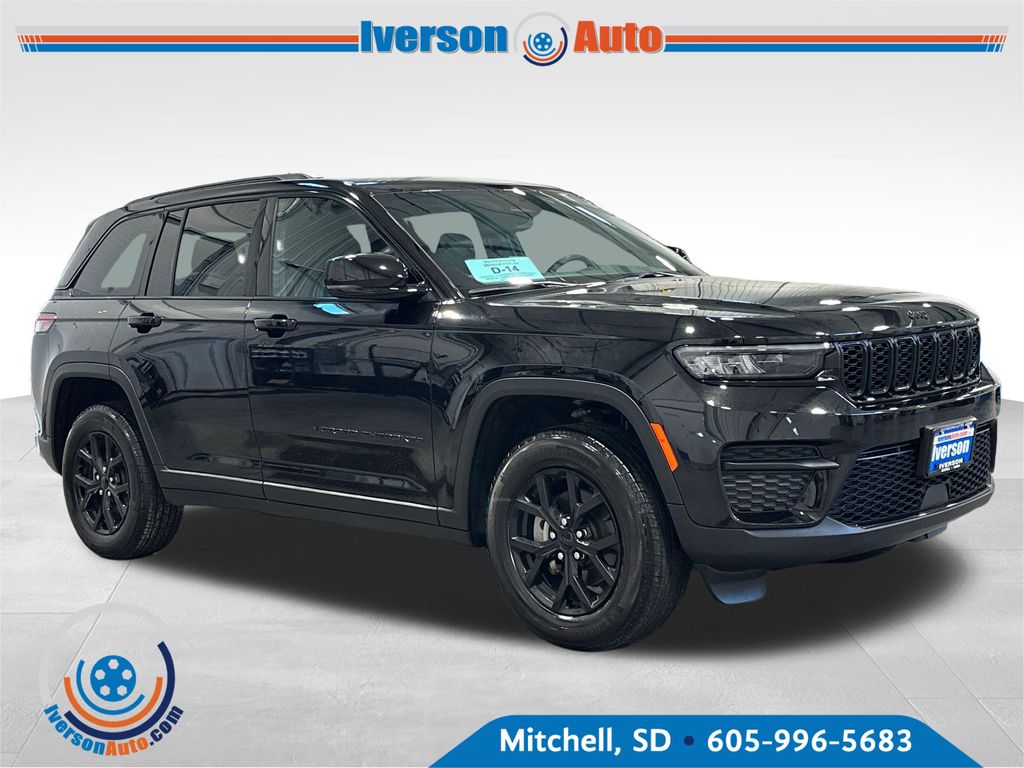 Diamond Black Crystal Pearlcoat 2025 Jeep Grand Cherokee SUV / Crossover Four-Wheel Drive 8-Speed Automatic