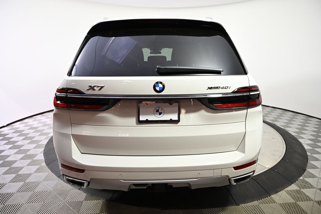 2025 BMW X7 xDrive40i 4