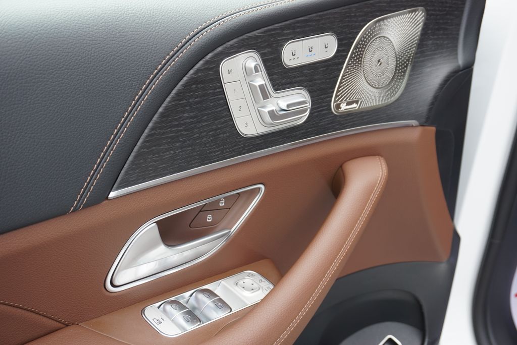 Thumbnail: 2026 Mercedes-Benz GLE - 24