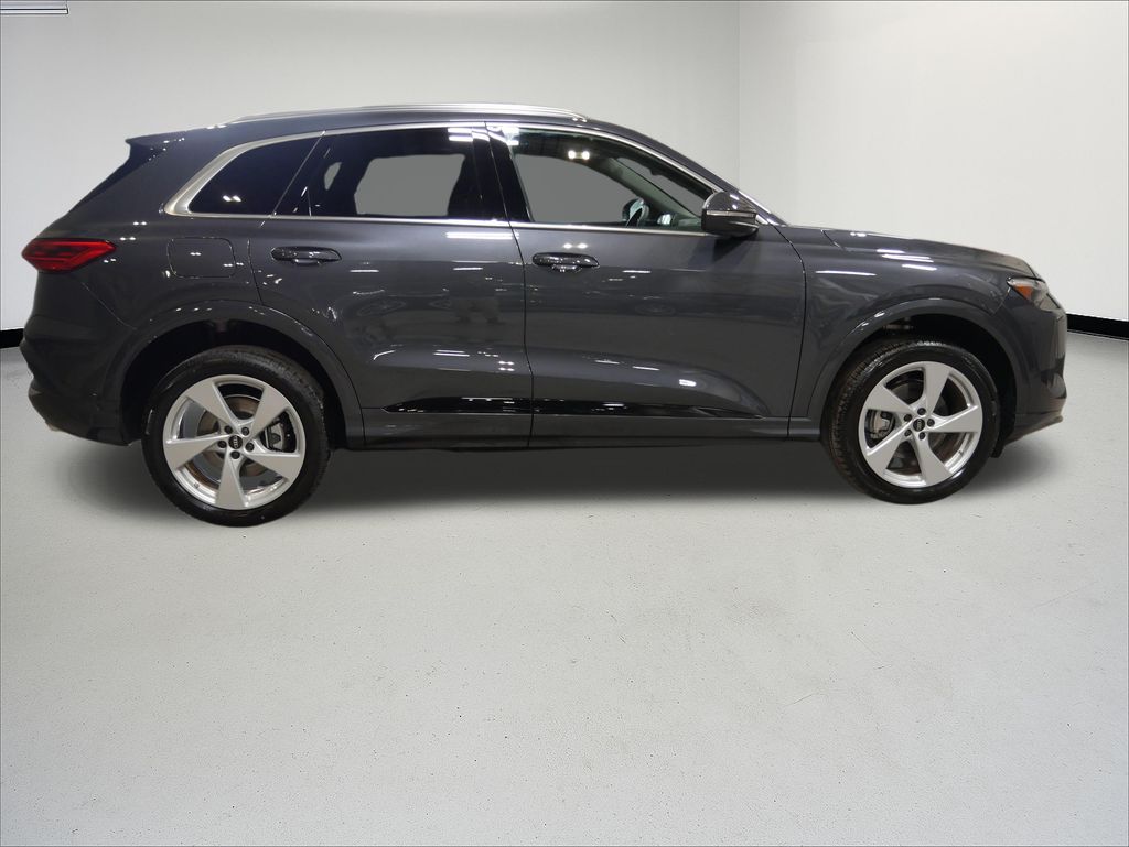 Thumbnail: 2025 Audi Q5 - 6