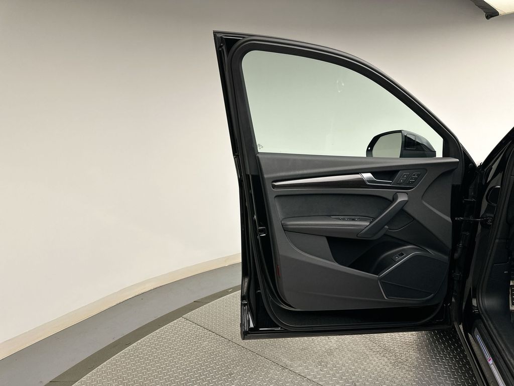 2022 Audi SQ5 Premium Plus 9
