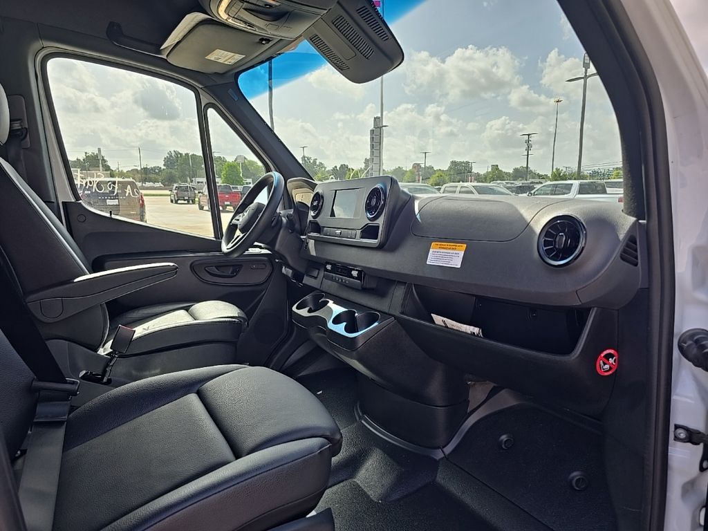 Used 2024 Mercedes-benz Sprinter 2500 Van