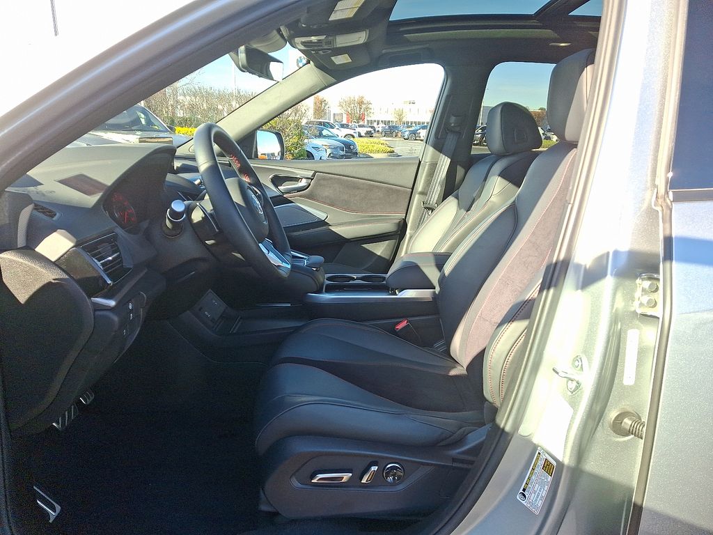 Thumbnail: 2025 Acura RDX - 14