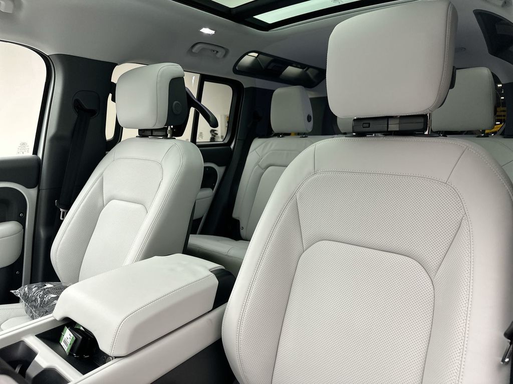 Thumbnail: 2026 Land Rover Defender - 10
