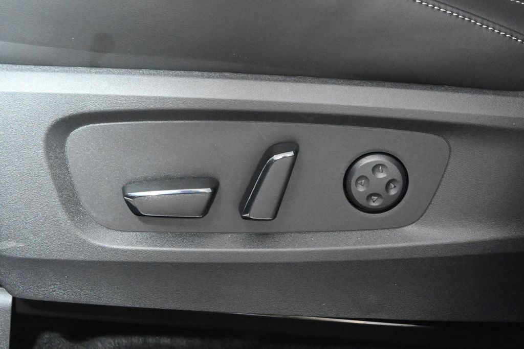 Thumbnail: 2026 INFINITI QX60 - 26