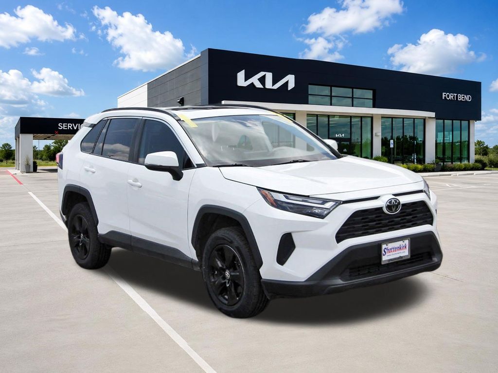 2022 Toyota RAV4 XLE White at Emmons Autoplex