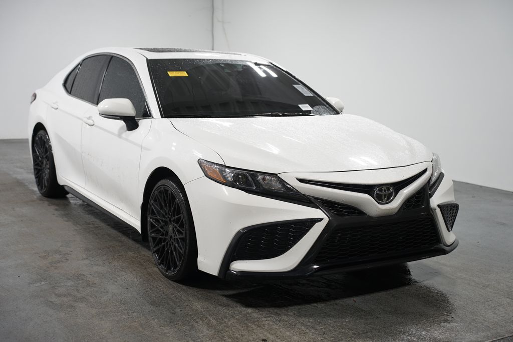 2022 Toyota Camry SE 3