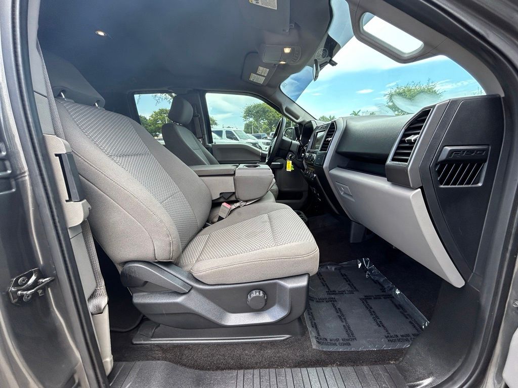 Used 2018 Gray Ford XLT image 25