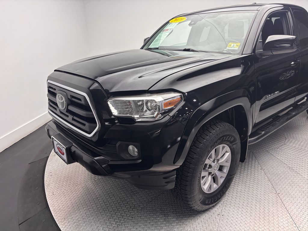 Thumbnail: 2019 Toyota Tacoma - 8