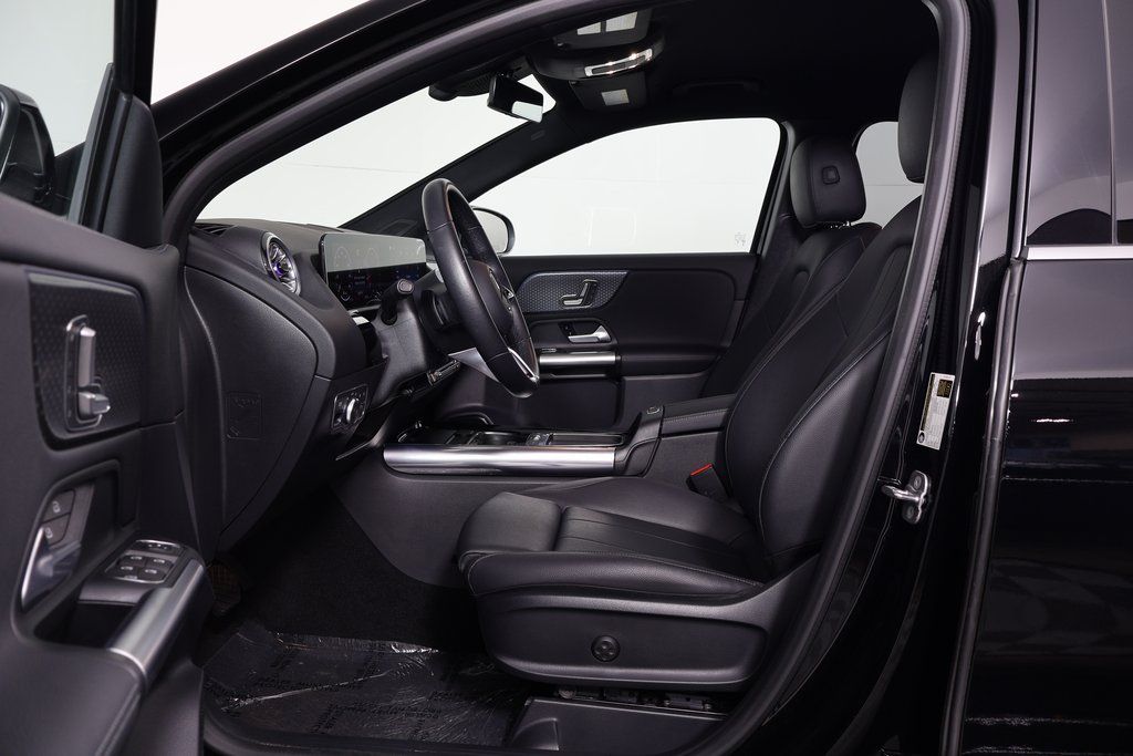 Thumbnail: 2025 Mercedes-Benz GLA - 10