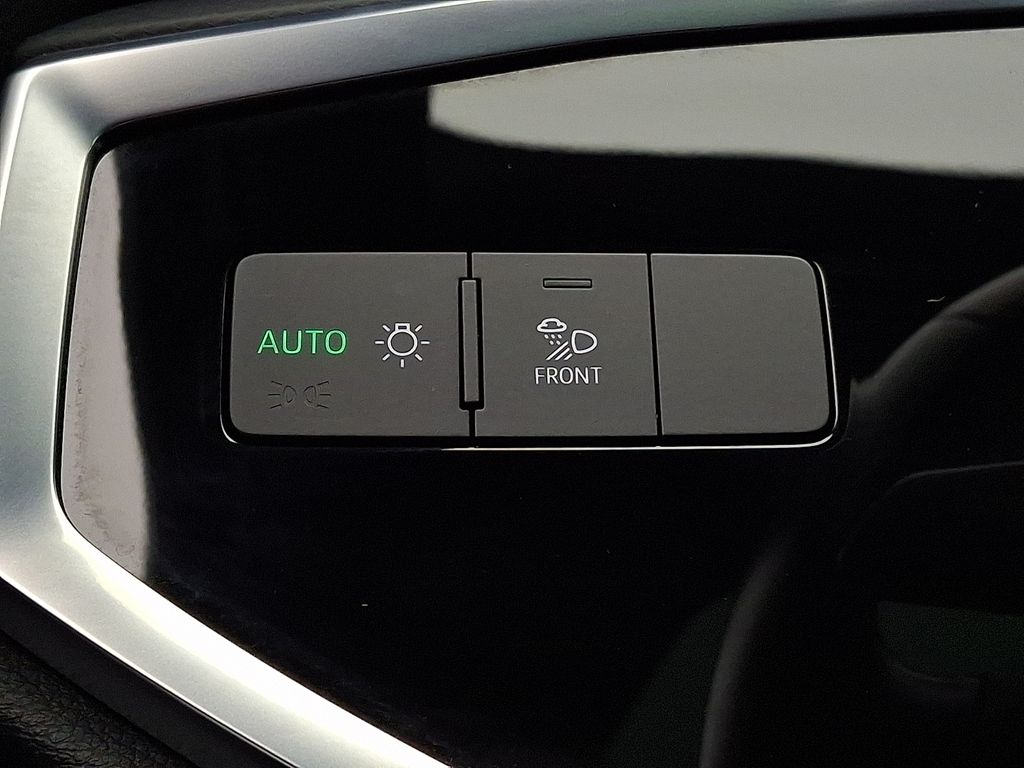 Thumbnail: 2022 Audi Q3 - 26