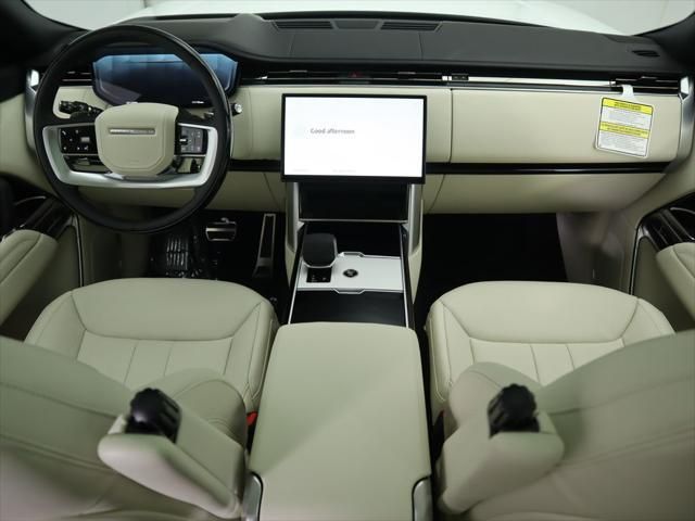 Thumbnail: 2025 Land Rover Range Rover - 14