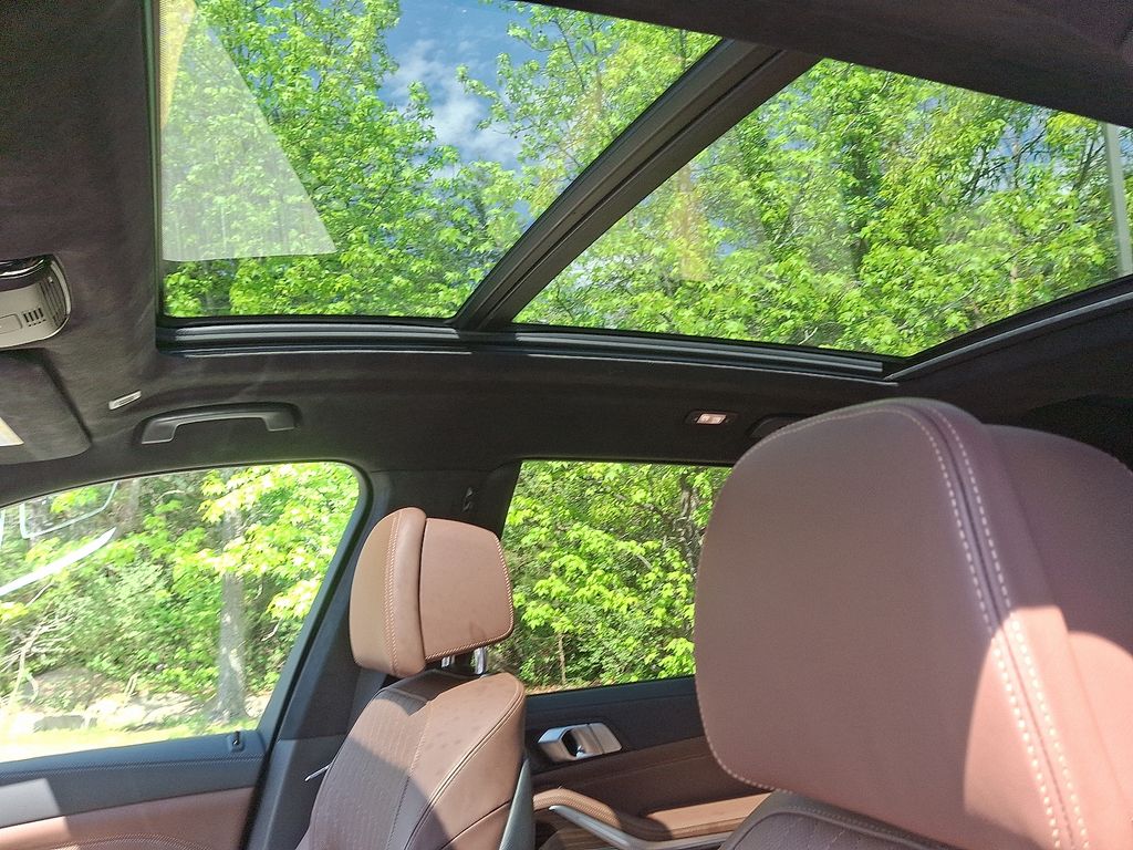 2023 BMW X7 xDrive40i 14